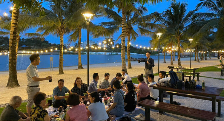 Nha-hang-vuon-nuong-bbq-vinhomesmartcity-7-png-300-2590596567770