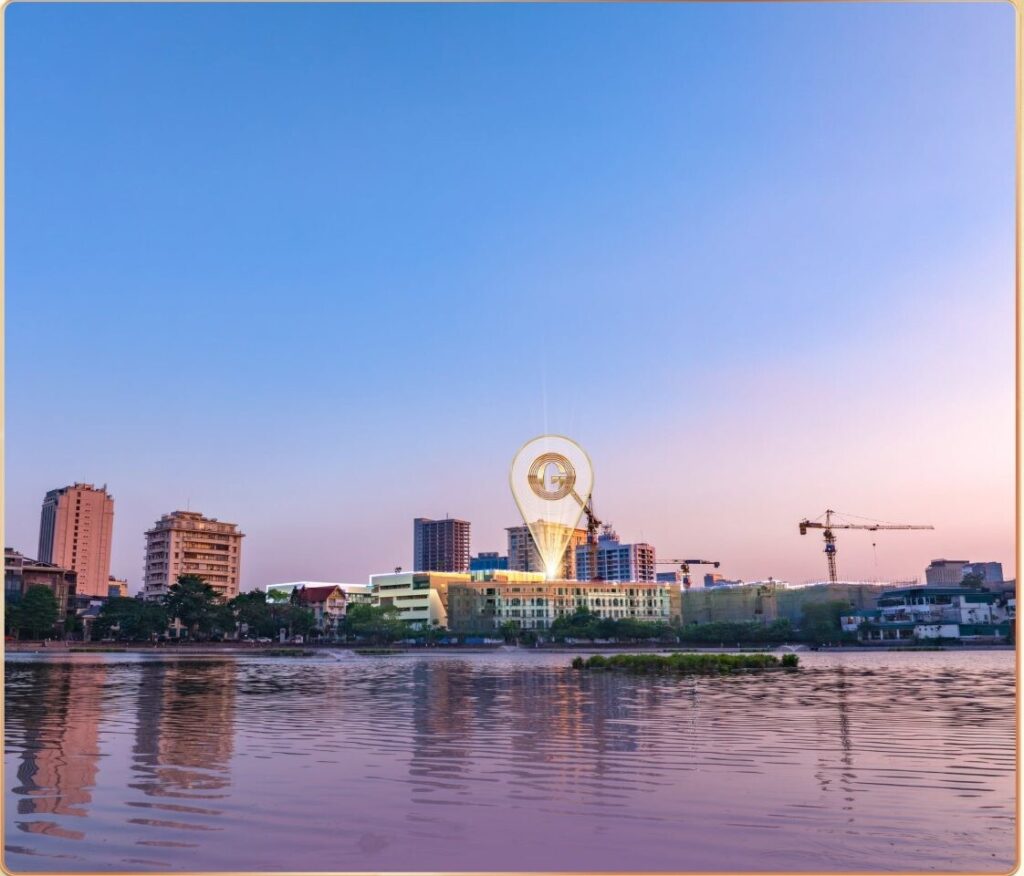 Hồ Giảng Võ lúc chiều tối, nhìn về phía dự án Hồ Giảng Võ lúc chiều tối nhìn về khu Vinhomes The Gallery